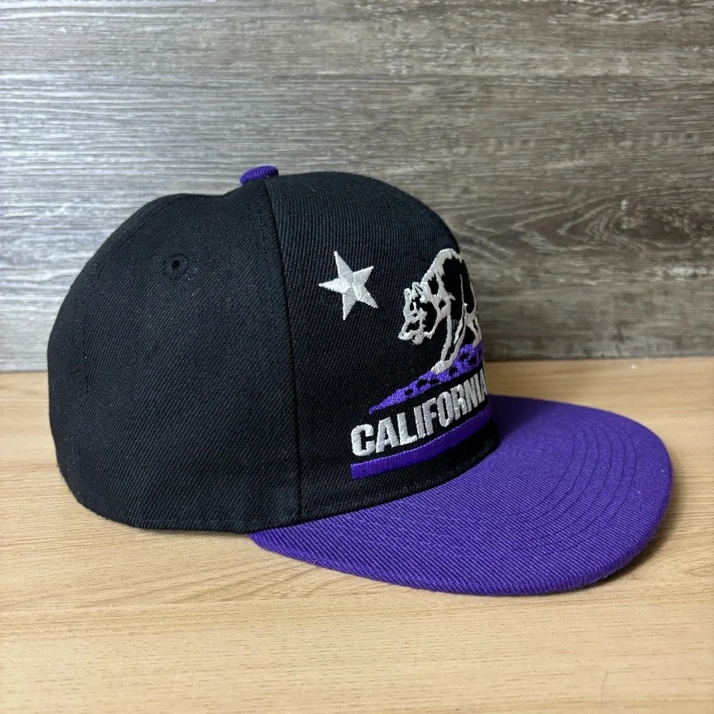 outdoor cap Company good used